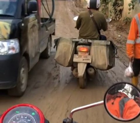 Pria Ini Perlihatkan Jalanan di IKN yang Licin usai Diguyur Hujan, Aksinya Bikin Deg-degan