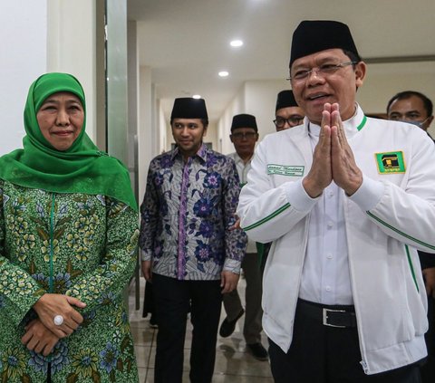 FOTO: Senyum Khofifah dan Emil Dardak Terima Dukungan PPP Jadi Cagub-Cawagub di Pilkada Jatim