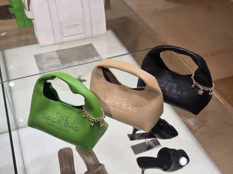 The Sack Bag, Koleksi Tas Terbaru Marc Jacobs nan Geser Tren Tote Bag