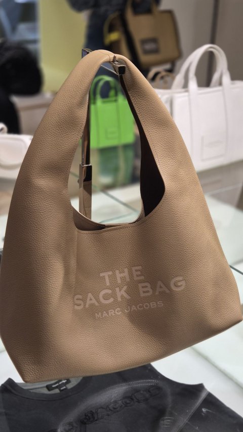 The Sack Bag, Marc Jacobs' Latest Collection that Shifts the Tote Bag Trend