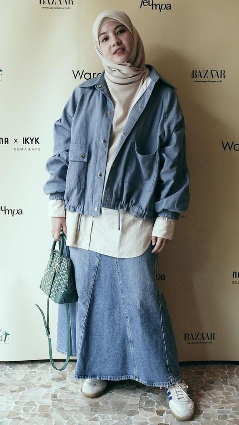 2 Look Mix and Match Blue Denim Color ala Natasha Rizky