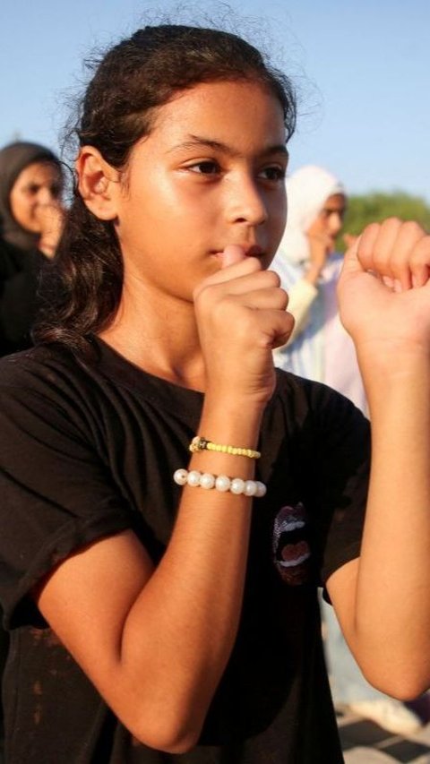 Mereka adalah simbol ketahanan dan keberanian, menginspirasi banyak orang untuk terus berjuang demi masa depan yang lebih baik. Foto: REUTERS / Hatem Khaled<br>