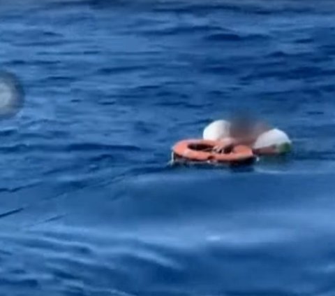 Fell Asleep While Relaxing, 58-Year-Old Man Drifted to the Open Sea with Colorful Floaties