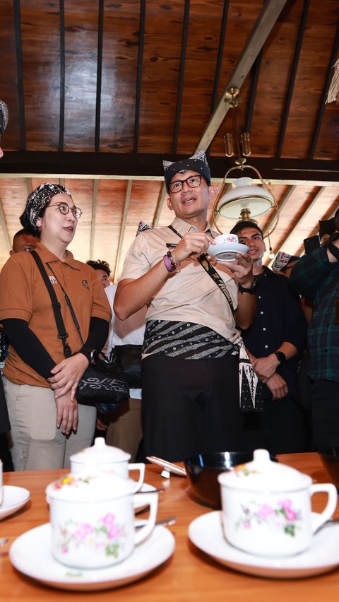 Kunjungi Desa Wisata Adat Kemiren Banyuwangi, Menteri Sandiaga: Pengalaman World Class Tourism