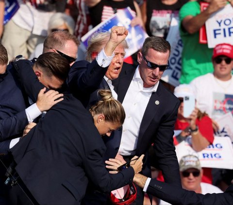 FOTO: Momen Donald Trump Ditembak Sniper Berjarak Ratusan Meter Saat Kampanye di Pennsylvania