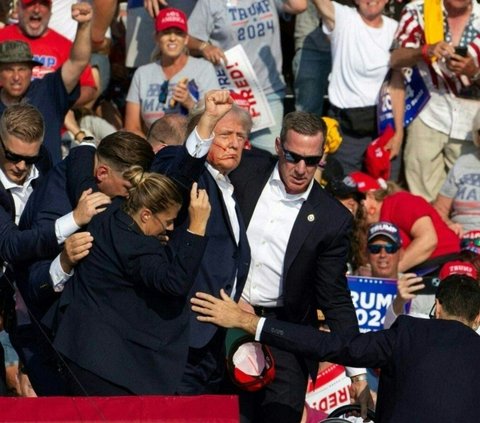 FOTO: Donald Trump Ditembak, Begini Aksi Pasukan Secret Service Langsung Siaga Perketat Keamanan