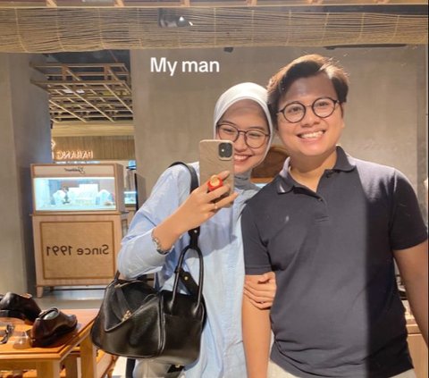 Viral Couple of Lovers Plek Ketiplek Resemble Cak Imin and His Wife