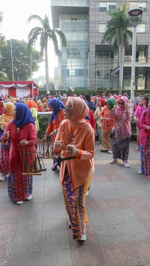 Tahun ini menjadi pertama untuk perayaan Hari Kebaya Nasional. Foto: Liputan6.com/Herman Zakharia