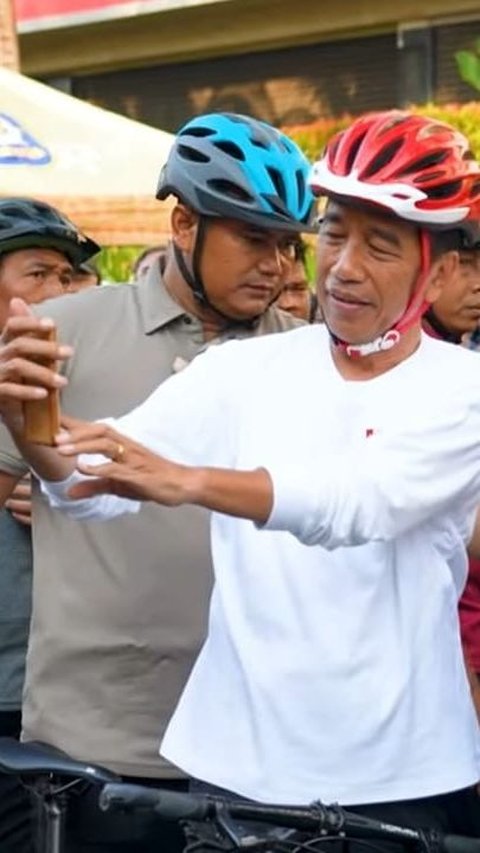 Momen Akrab Jokowi Bersama Warga Jakarta di CFD, Sampai Tanda Tangan Baju