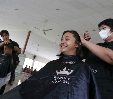 FOTO: Intip Prosesi Potong Rambut Calon Anggota Paskibraka Jelang Upacara HUT RI di IKN Nusantara