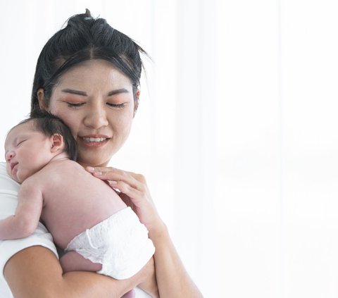 Experiencing Baby Blues, Psychologists Still Advise Mothers to Try Giving Breast Milk to Babies