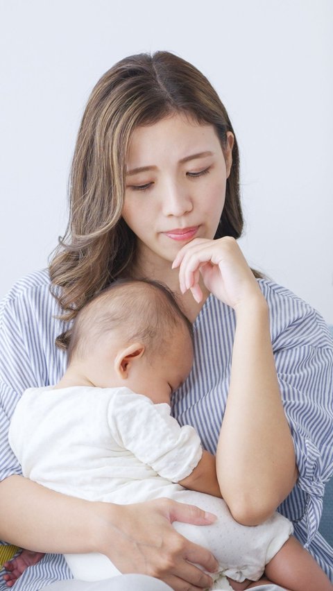 Experiencing Baby Blues, Psychologists Still Advise Mothers to Try Giving Breast Milk to Babies