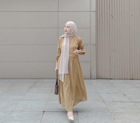 2 Inspirations for Hijab Outfits with Pastel Yellow Color, Making Your Look Fresher