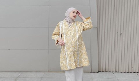 Look 1: Motif Blouse and Skirt