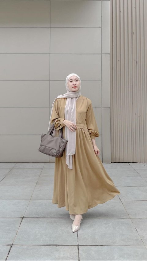 2 Inspirations for Hijab Outfits with Pastel Yellow Color, Making Your Look Fresher