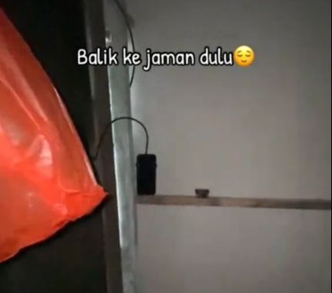 Perjalanan ke tempat bertugasnya itu harus ditempuhnya dengan penuh perjuangan.