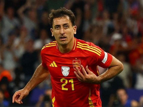 FOTO: Detik-Detik Sepakan Kaki Kanan Mikel Oyarzabal Sukses Membawa Spanyol Raih Juara Euro 2024