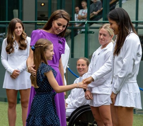 Portrait of Kate Middleton Wrapped in Enchanting Purple Attire During Wimbledon Final, Looking Fresh in the Midst of Cancer Treatment