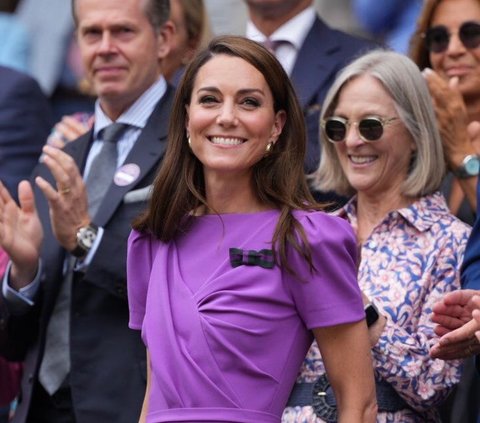 Portrait of Kate Middleton Wrapped in Enchanting Purple Attire During Wimbledon Final, Looking Fresh in the Midst of Cancer Treatment