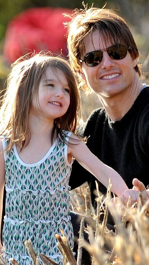 Tom Cruise's Relationship with His Three Children, Suri Drops 'Cruise ...