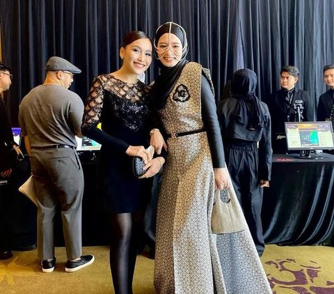 Deretan Potret Inara Rusli Bertemu Rekan Artis dan Model, Aksesoris Wajahnya Bikin Salfok