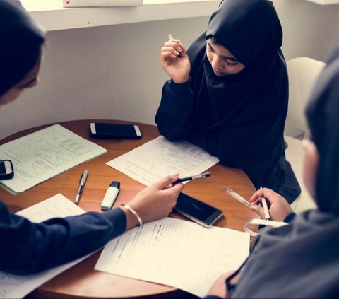 8 Tips for Choosing a Good and Safe Islamic Boarding School for Children