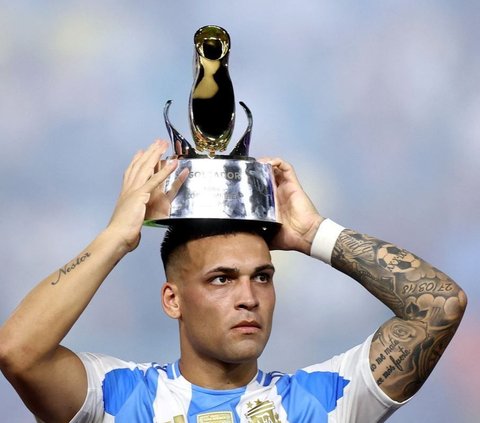 FOTO: Momen Argentina Juara Copa America 2024 hingga Martinez Raih Trofi Sepatu Emas