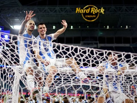 FOTO: Momen Argentina Juara Copa America 2024 hingga Martinez Raih Trofi Sepatu Emas