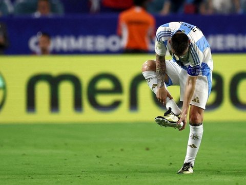 FOTO: Penampakan Bengkak Kaki Messi yang Keseleo hingga Membuat Menangis Tersedu-sedu di Final Copa America 2024