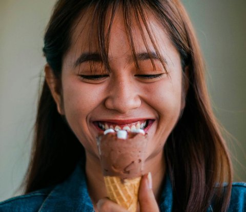 Chocolate Ice Cream with Mango Filling Recipe, a Refreshing Thirst Quencher