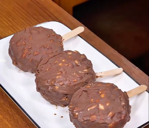 Chocolate Ice Cream with Mango Filling Recipe, a Refreshing Thirst Quencher