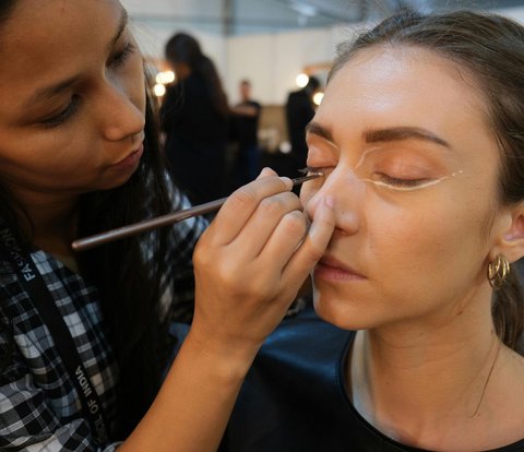 MUA Showcases Client's Makeup Results at Unreasonable Price