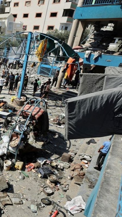 Lebih jauh lagi, pada 8 Juni lalu, serangan besar-besaran Israel di Kamp Nuseirat menewaskan sedikitnya 274 warga Palestina, termasuk 64 anak-anak dan 57 perempuan, serta melukai hampir 700 orang. Foto: REUTERS / Ramadan Abed<br>