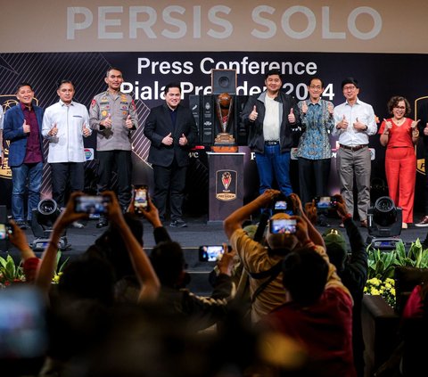 Ketua Steering Committee (SC) Piala Presiden 2024, Maruarar Sirait mengatakan dalam konferensi pers yang berlangsung di SCTV Tower, Senayan, Jakarta, Senin (15/07/2024) tersebut bahwa pemenang akan mendapatkan hadiah Rp5 miliar. (Bola.com/Bagaskara Lazuardi)