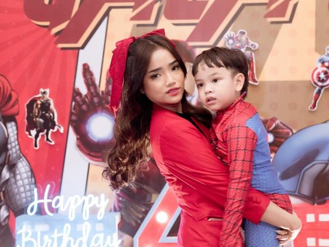 9 Momen Keseruan di Ulang Tahun Gala Sky ke-4, Tampil dengan Kostum Spider Man