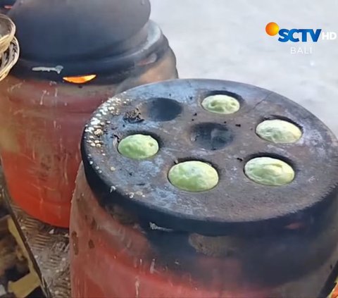 Cerita di Balik Kue Laklak, Serabinya Bali yang Gambarkan Kasih Sayang Ayah Kepada Keluarganya