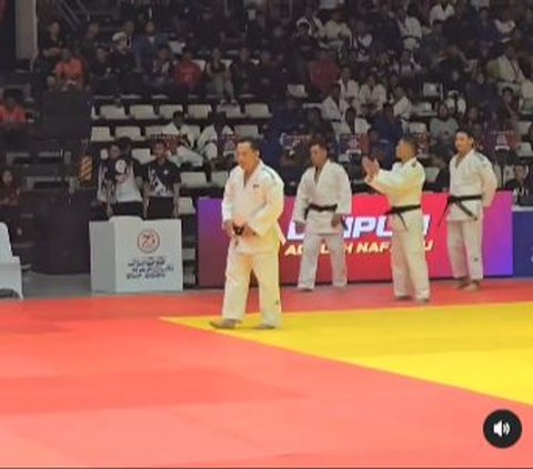 Bersabuk Hitam, Kapolri Listyo Sangar Keluarkan Jurus Maut Banting Lawan Tanding Judo