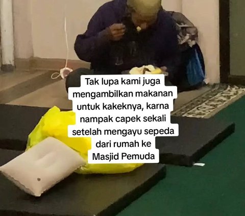 Beri Kasur untuk Istirahat hingga Makanan, Momen Pemuda Temui Kakek yang Bersepeda Ingin Ikuti Pengajian di Masjid Ini Curi Perhatian