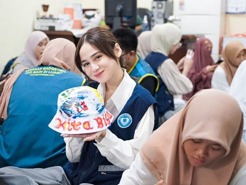 8 Potret Terbaru Syifa Hadju Kini Menginjak Usia 24 Tahun, Rayakan Ulang Tahun di Panti Asuhan