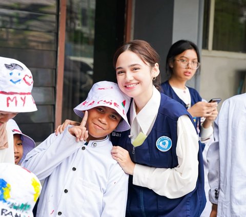 8 Potret Terbaru Syifa Hadju Kini Menginjak Usia 24 Tahun, Rayakan Ulang Tahun di Panti Asuhan