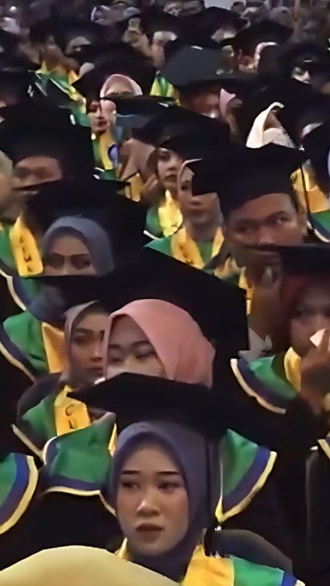 MUA Kesal H-1 Wisuda Mahasiswi yang Mau Makeup Menghilang Tanpa Kabar dan Sulit Dihubungi, Pas Tahu yang Sebenarnya Langsung Sedih