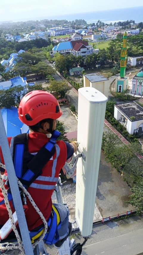 PT XL Axiata Tbk (XL Axiata) terus memperluas jaringan Fix Mobile Convergence (FMC) di Sulawesi.