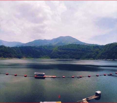 Eksotisme Telaga Menjer di Wonosobo, Wisatawan Bisa Nikmati Panorama Indah di Atas Perahu