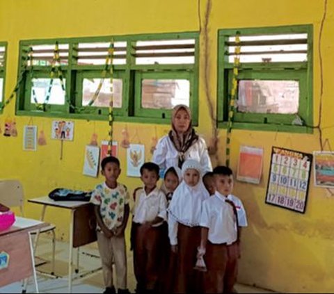 Sad! SD in Gresik Only Gets 4 New Students, the Building Becomes a Bat Nest