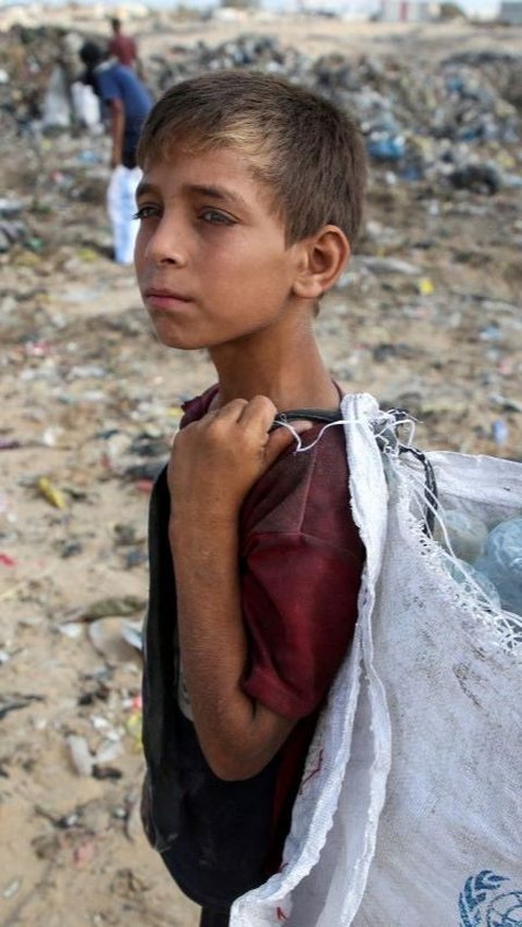 FOTO: Sedih Melihat Hidup Anak-Anak Gaza, Kondisinya Kian Memprihatinkan Jadi Pemulung di Tempat Sampah