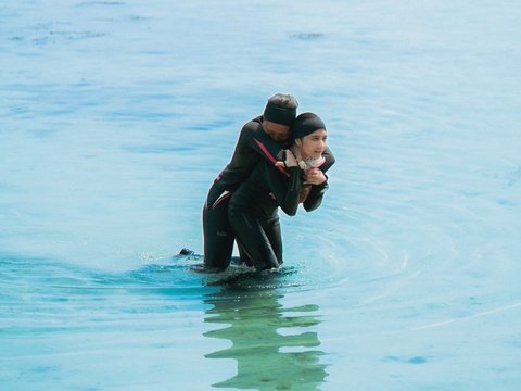 10 Potret Prilly Latuconsina saat Ikut Training Rescue Diver, Ngaku Sempat Deg-degan karena Simulasinya Kayak Nyata