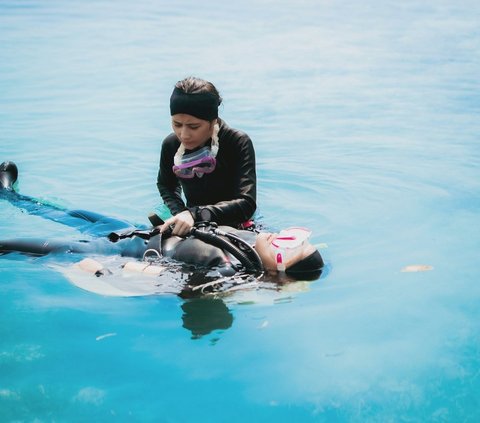 10 Potret Prilly Latuconsina saat Ikut Training Rescue Diver, Ngaku Sempat Deg-degan karena Simulasinya Kayak Nyata