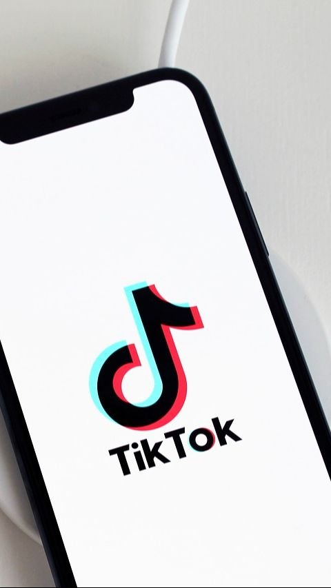 TikTok Expands Business into Travel Services, Can Order Food to Airline Tickets