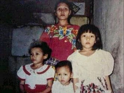 Kini jadi Seorang Ibu, Via Vallen Unggah Foto Masa Kecil Hingga Tulis Pesan yag Bikin Terenyuh