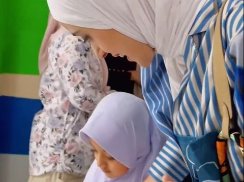 Potret King Faaz dan Queen Eijaz saat Hari Pertama Masuk Sekolah, Fairuz A Rafiq Sempat Melow Gara-gara ini